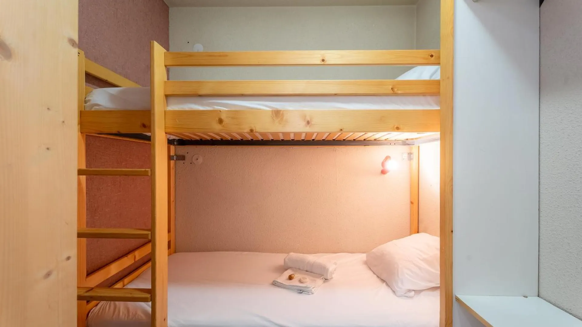 Apartment Ski In-Out - Heart Of Val Thorens Superb Apartment, Wifi 524 France